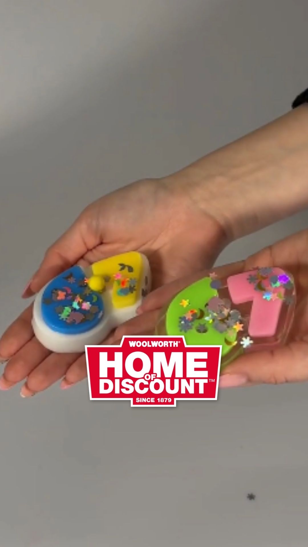 💫🎨 67 Squishys-Spaß bei Woolworth! 🎨💫 Entdecke die bunten 67 Squishys, die du drücken, quetschen…