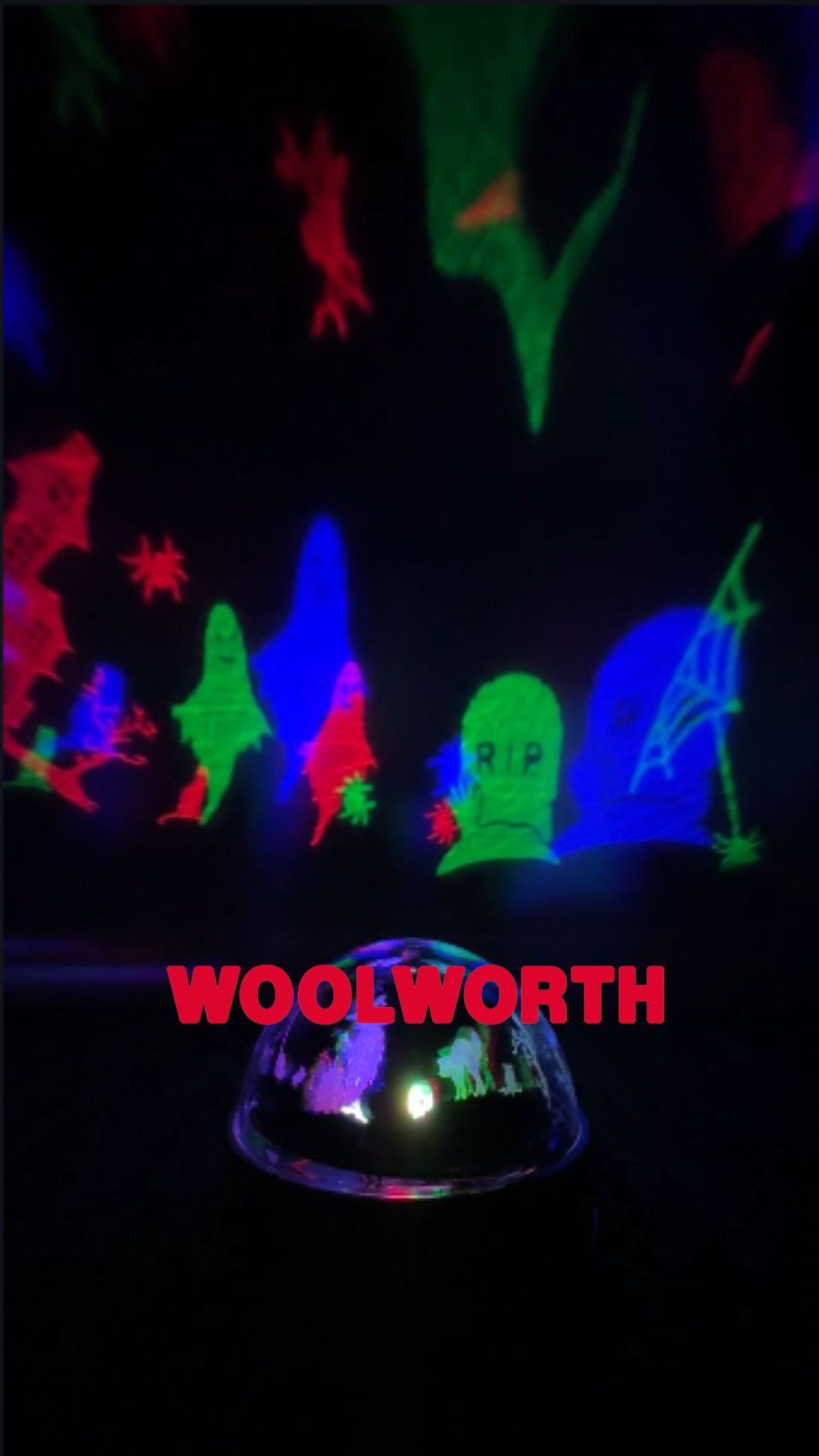 🎃✨ Halloween-Stimmung auf Knopfdruck! ✨🎃 Mit dem Halloween-Lichtprojektor wird dein Zuhause im Nu…